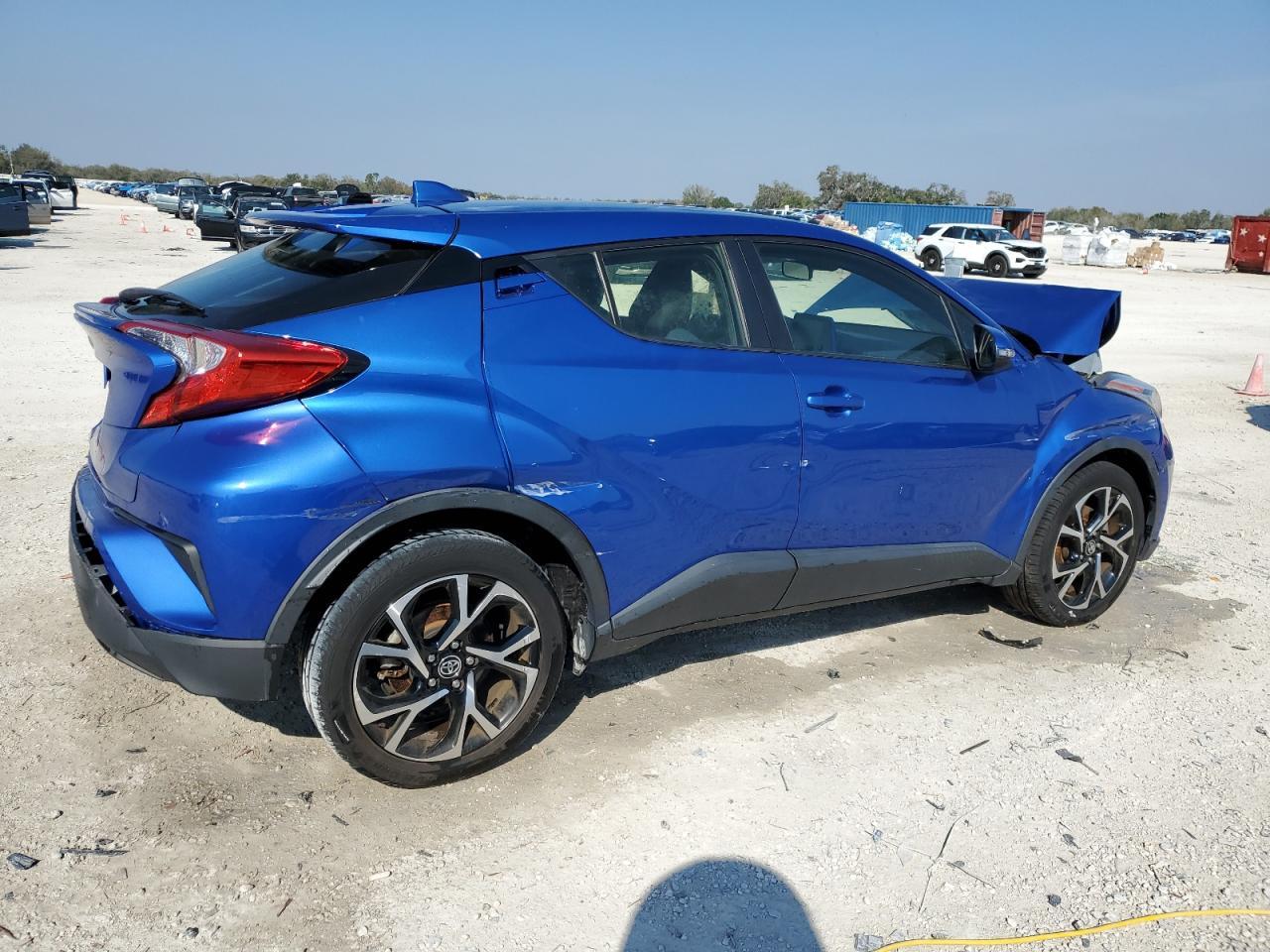 2021 TOYOTA C-HR XLE - Фото 3