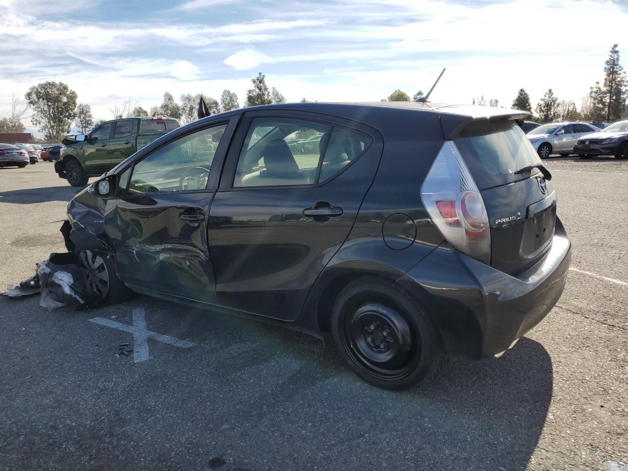 2013 TOYOTA PRIUS C - Фото 2