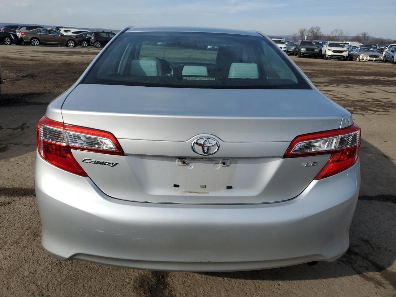 2013 TOYOTA CAMRY L - Фото 6