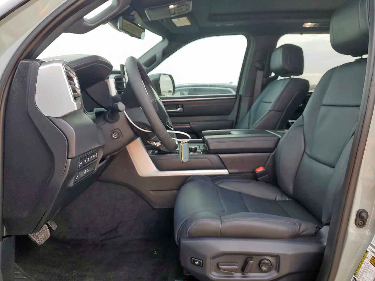 2024 TOYOTA SEQUOIA SR - Image 7