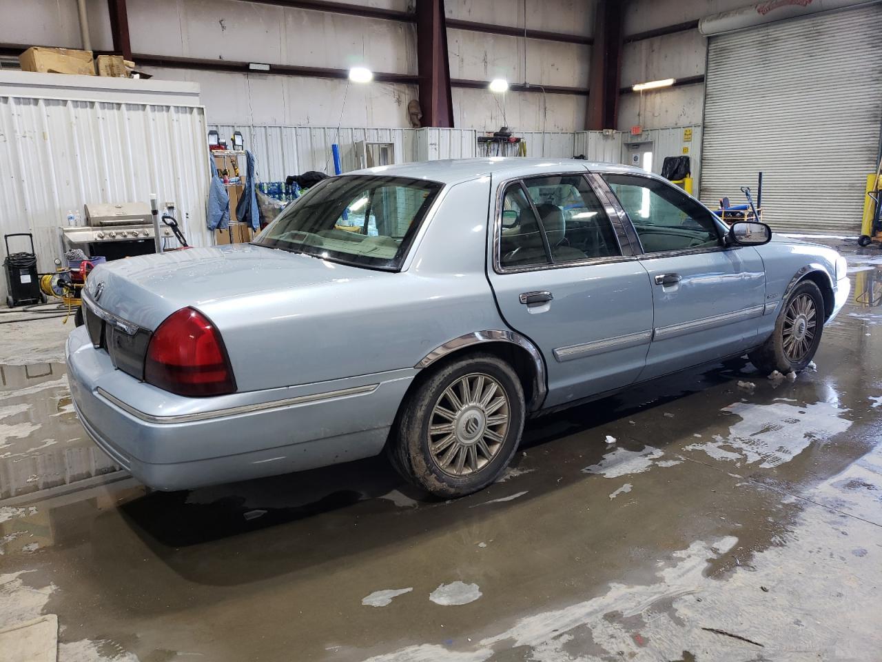 2010 MERCURY GRAND MARQ - Image 3