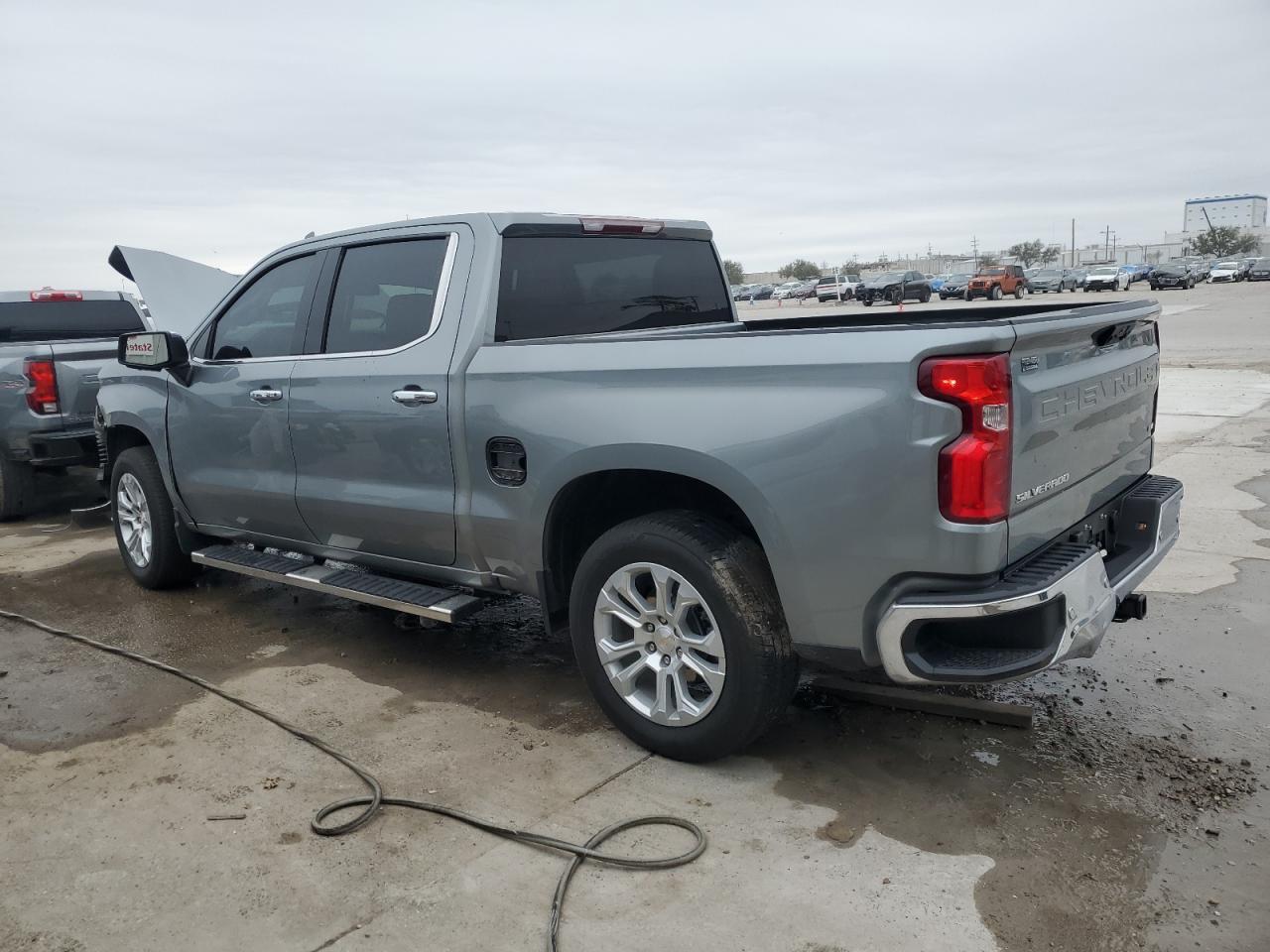 2023 CHEVROLET SILVERADO - Image 2