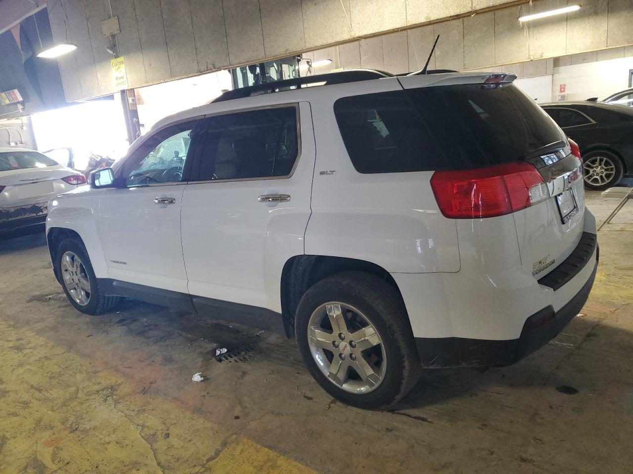 2013 GMC TERRAIN SL - Фото 2