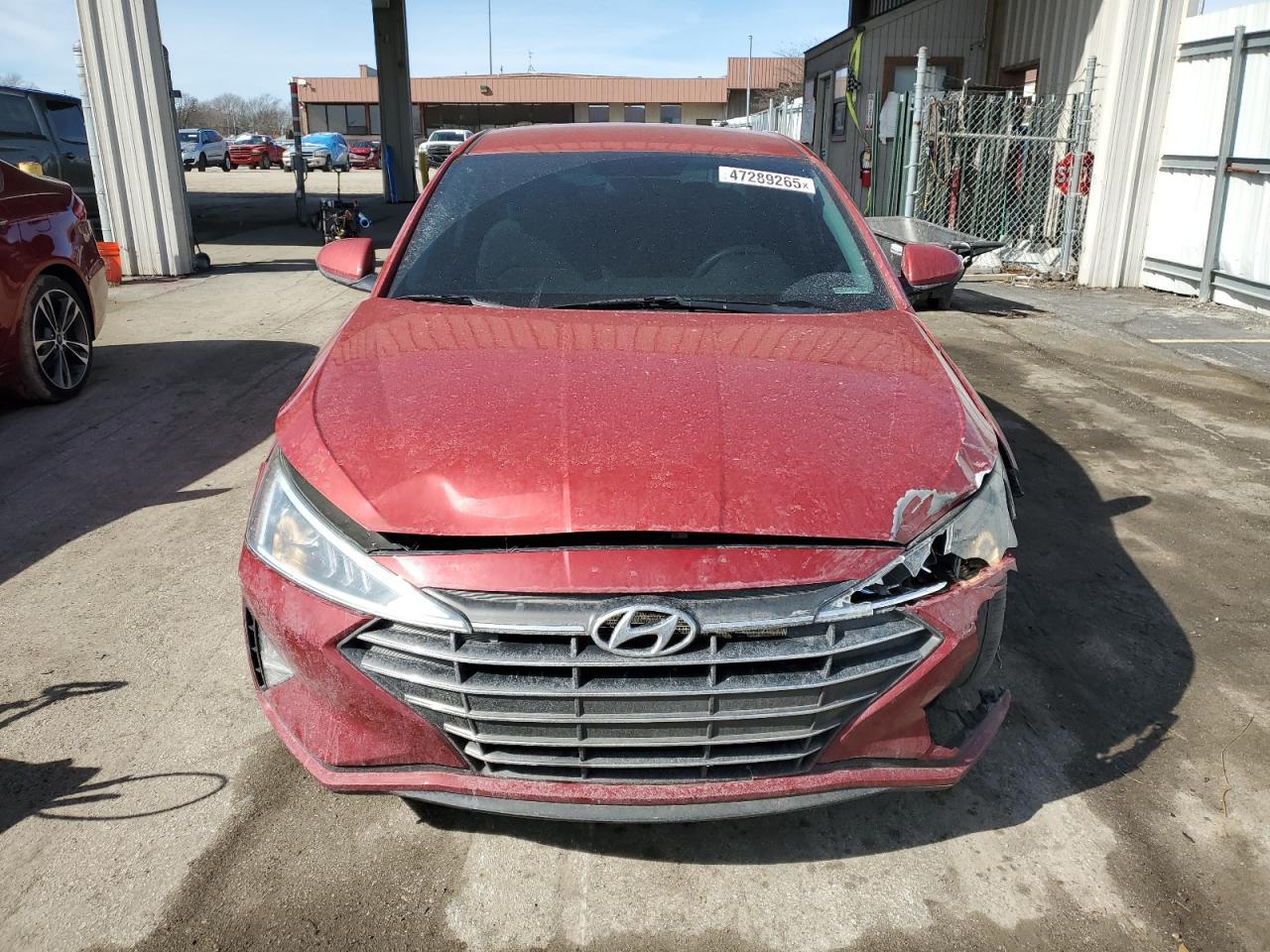 2019 HYUNDAI ELANTRA SE - Фото 5