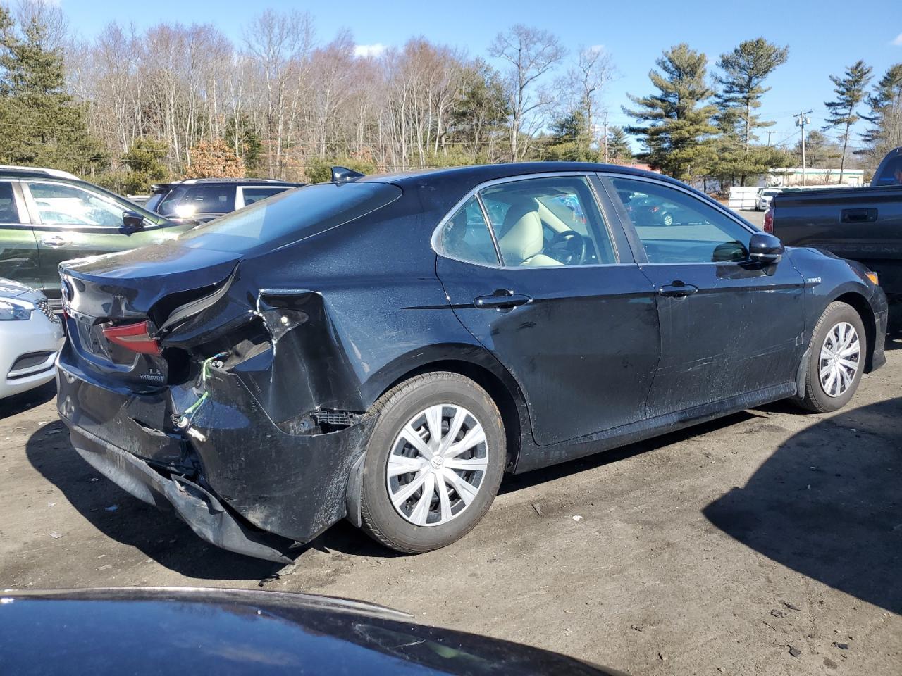2019 TOYOTA CAMRY LE - Image 3