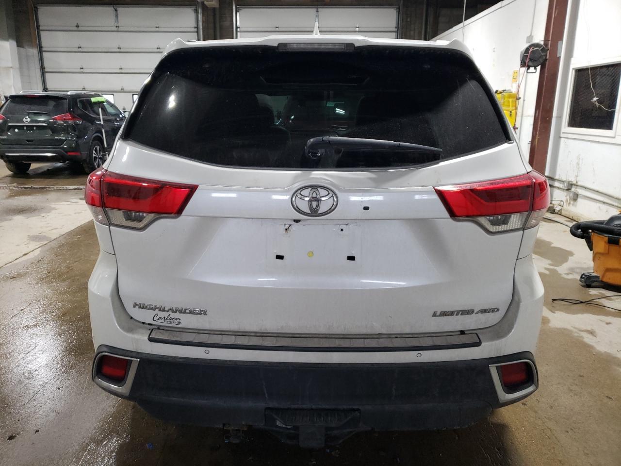 2018 TOYOTA HIGHLANDER - Фото 6