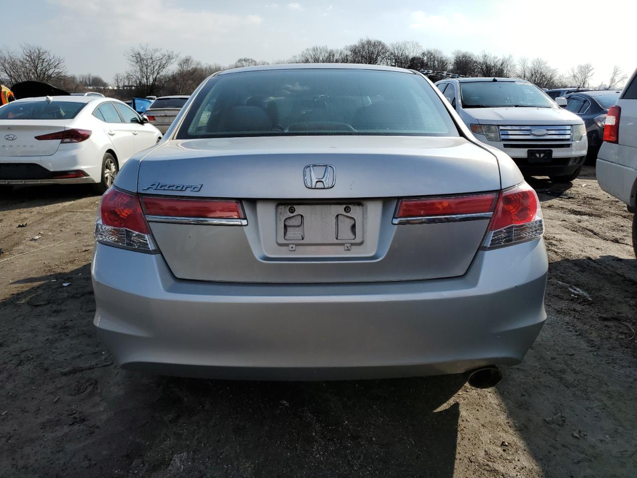 2011 HONDA ACCORD LXP - Image 6