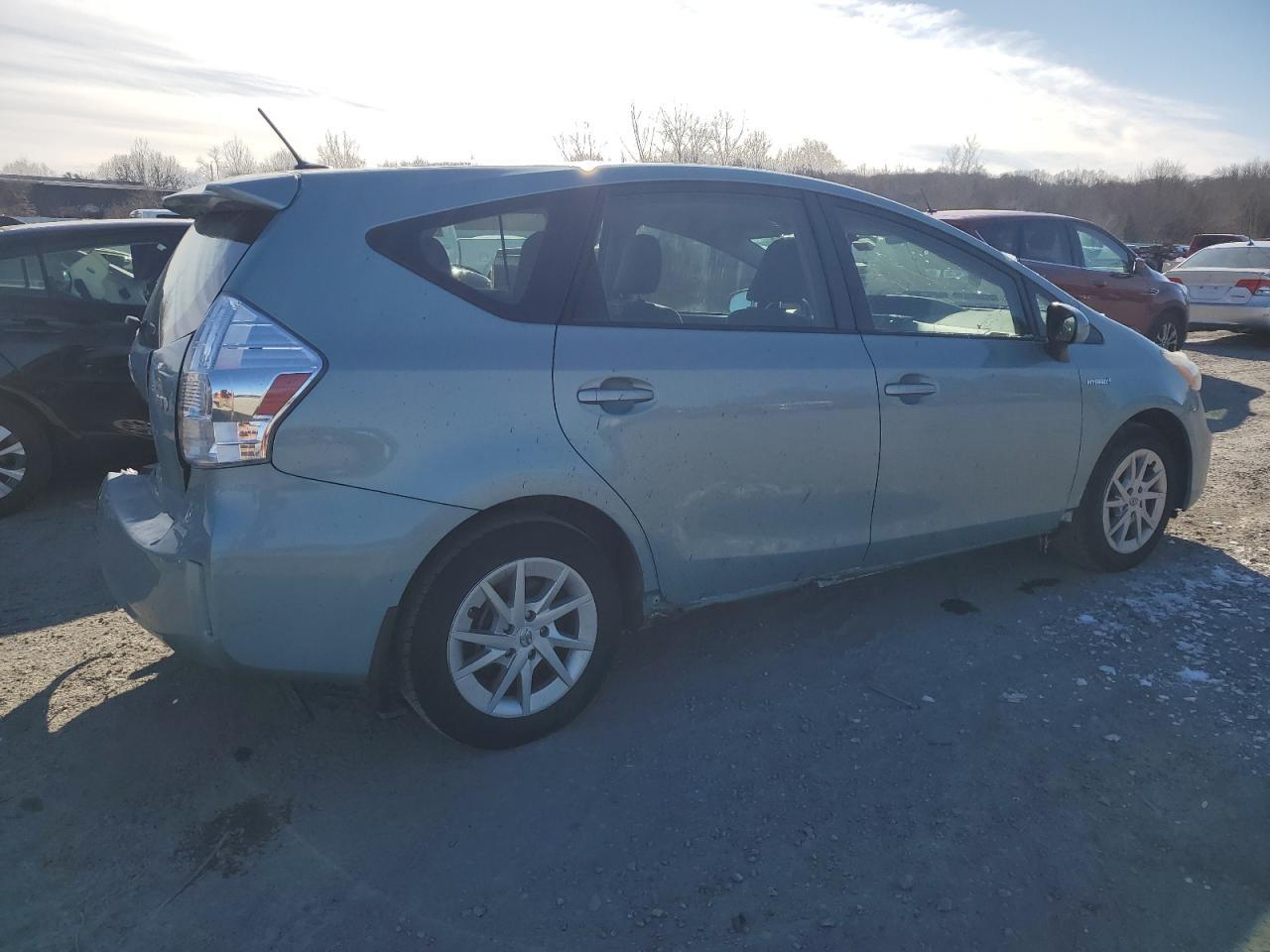 2013 TOYOTA PRIUS V - Image 3