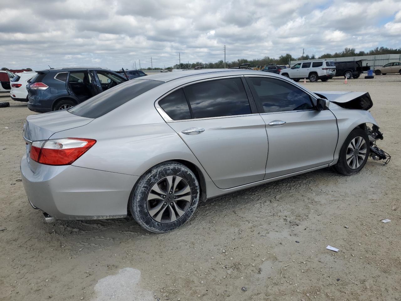 2014 HONDA ACCORD LX - Фото 3