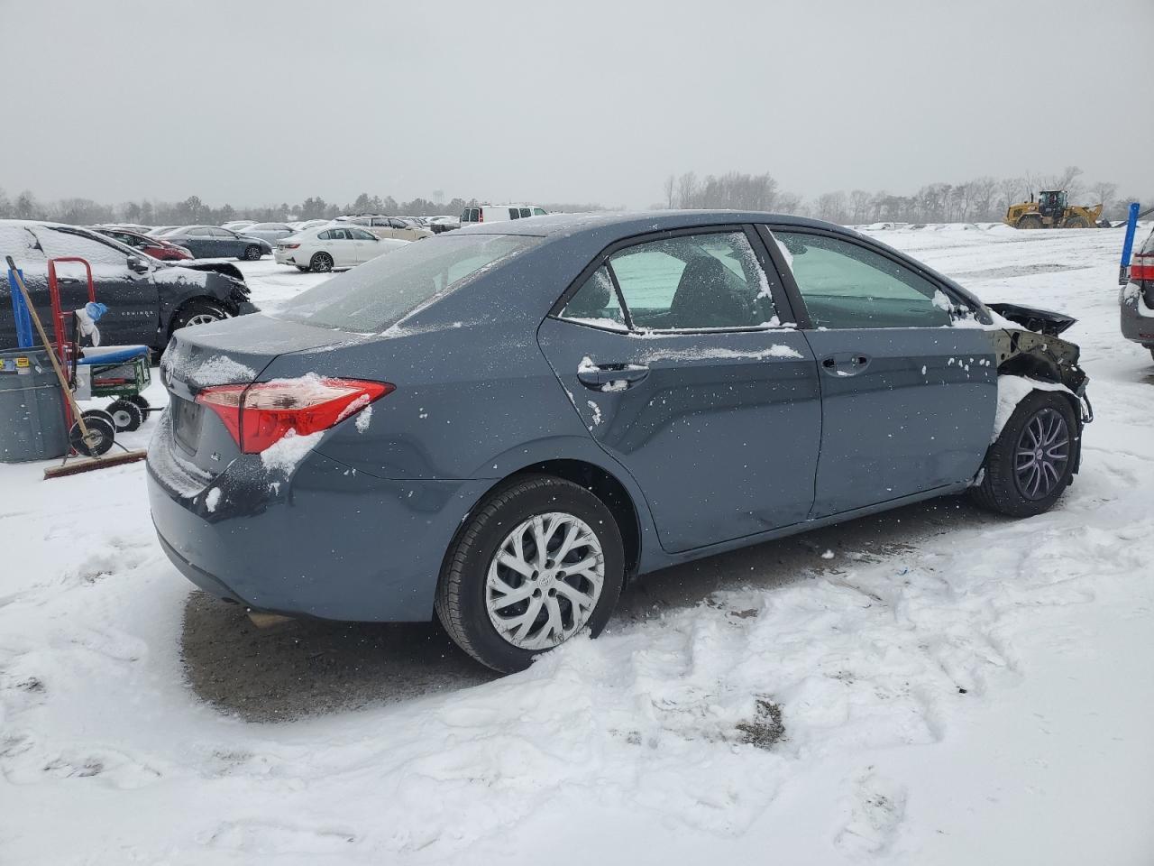 2018 TOYOTA COROLLA L - Фото 3