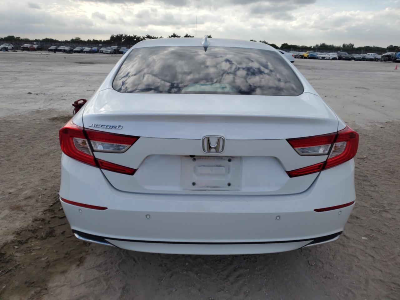 2022 HONDA ACCORD EXL - Image 6