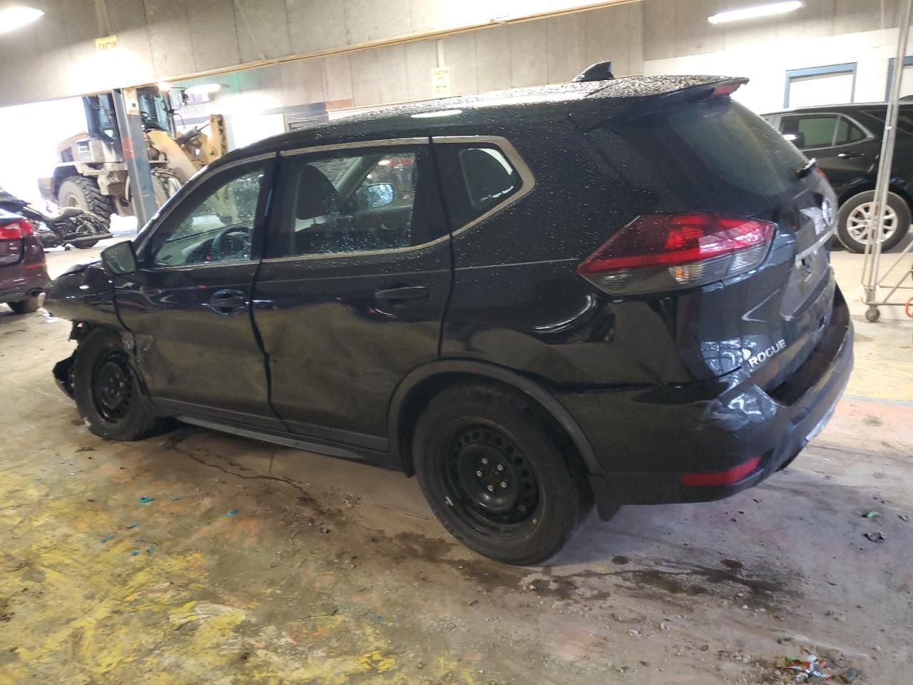 2018 NISSAN ROGUE S - Фото 2