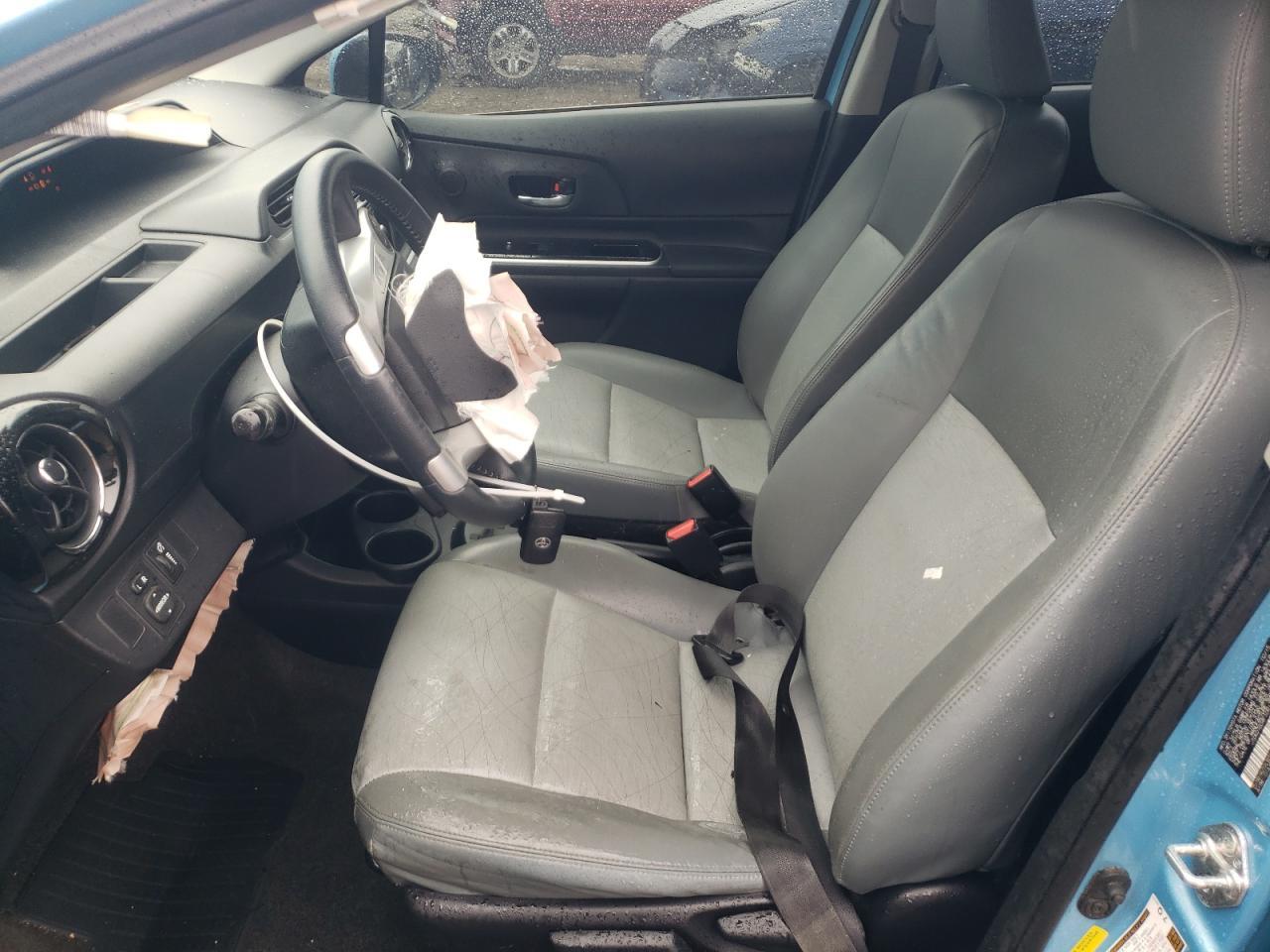 2015 TOYOTA PRIUS C - Image 7