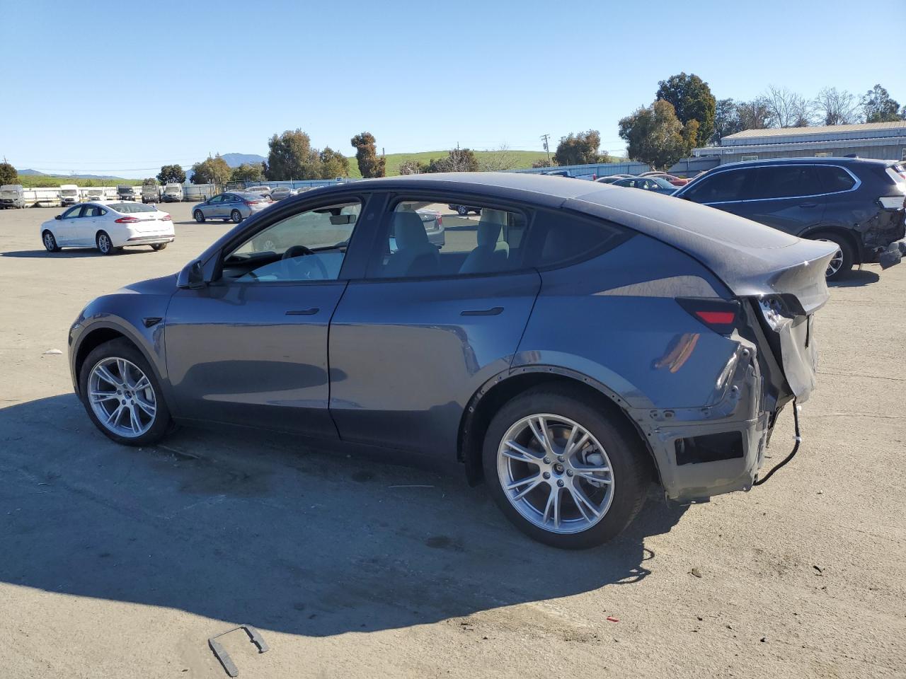 2024 TESLA MODEL Y - Image 2