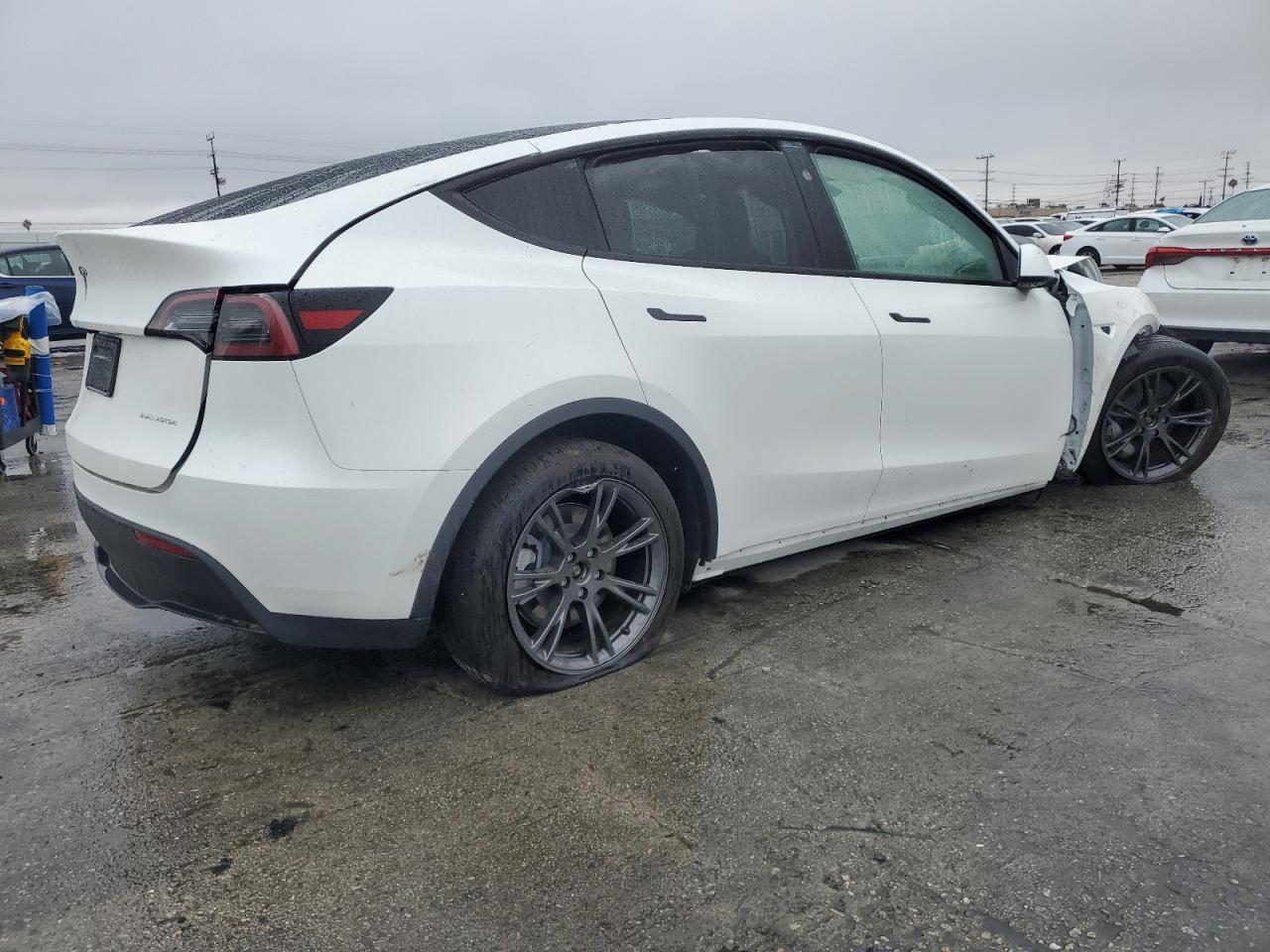 2024 TESLA MODEL Y - Image 3