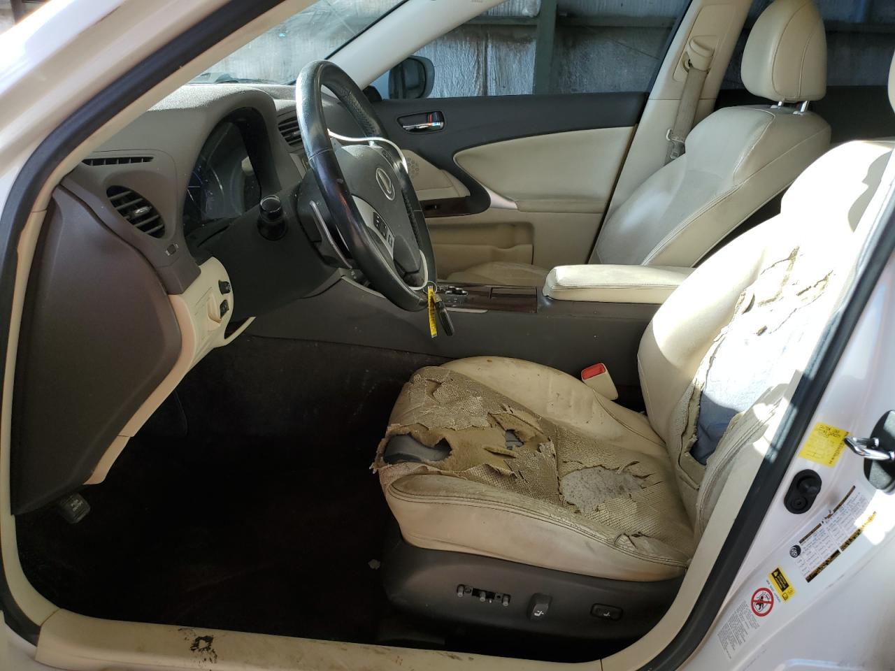 2011 LEXUS IS 250 - Фото 7