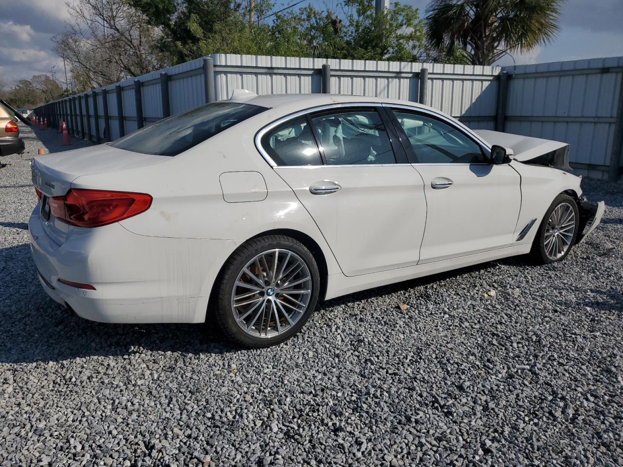 2018 BMW 530 XI - Image 3