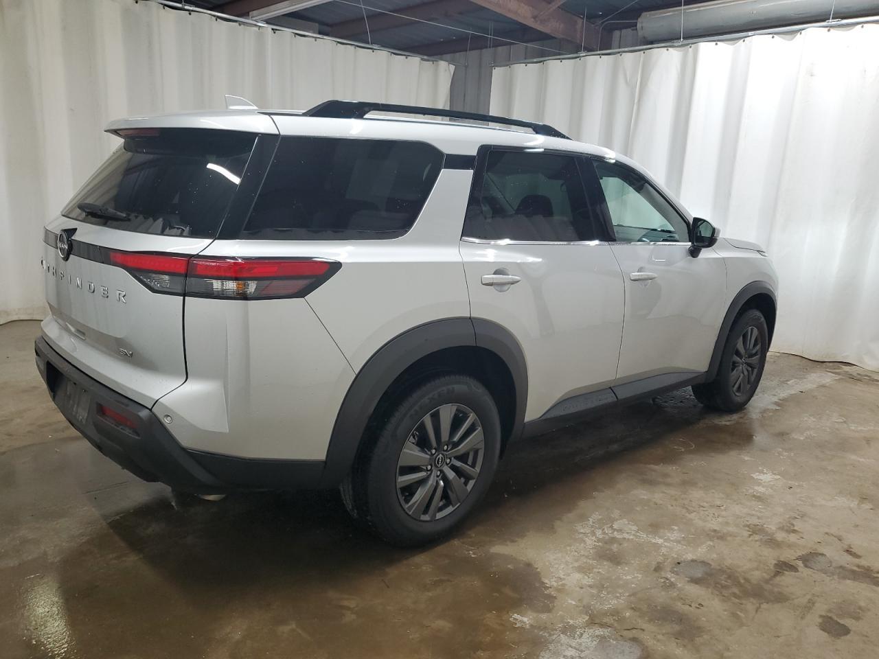 2023 NISSAN PATHFINDER - Фото 3