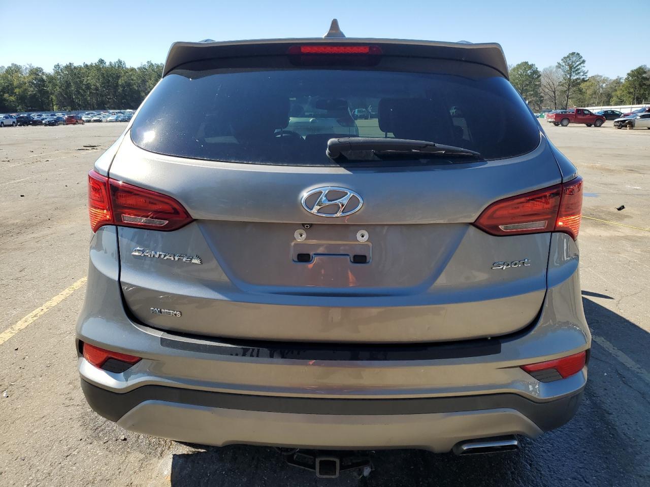 2017 HYUNDAI SANTA FE S - Image 6