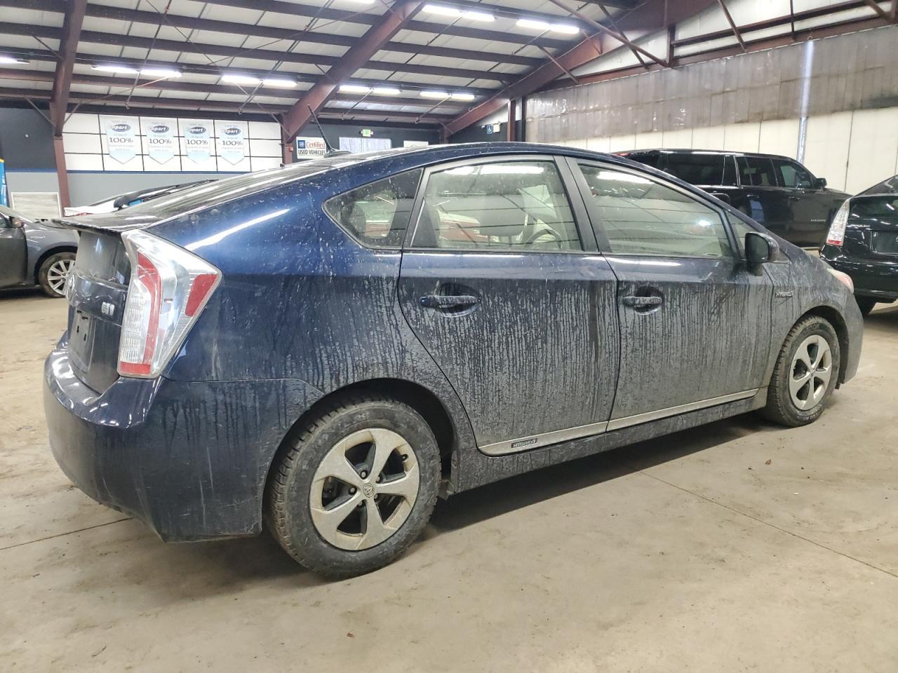 2015 TOYOTA PRIUS - Image 3