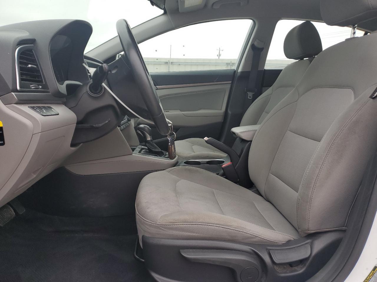 2017 HYUNDAI ELANTRA SE - Image 7