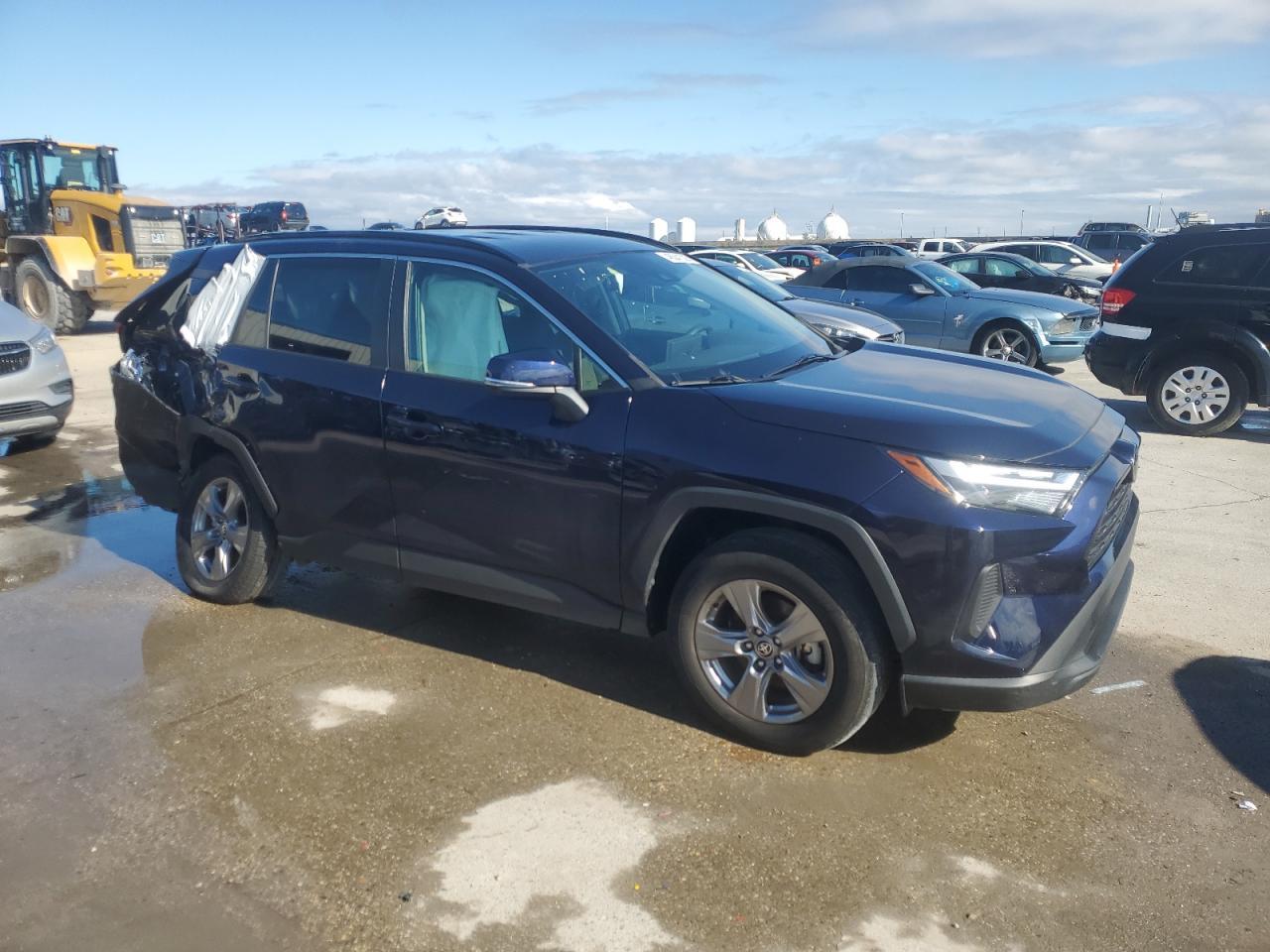 2022 TOYOTA RAV4 XLE - Фото 4