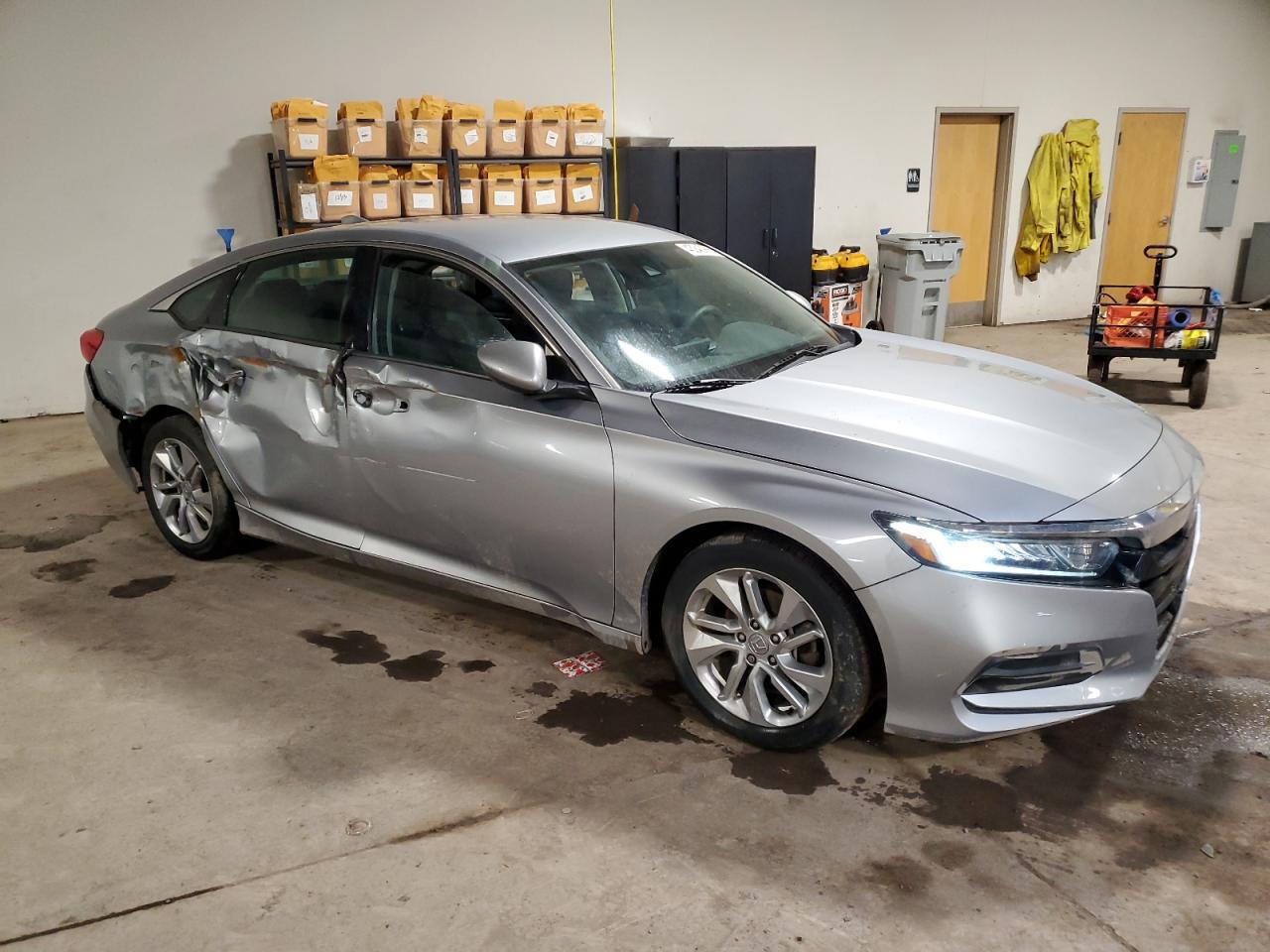 2018 HONDA ACCORD LX - Image 4