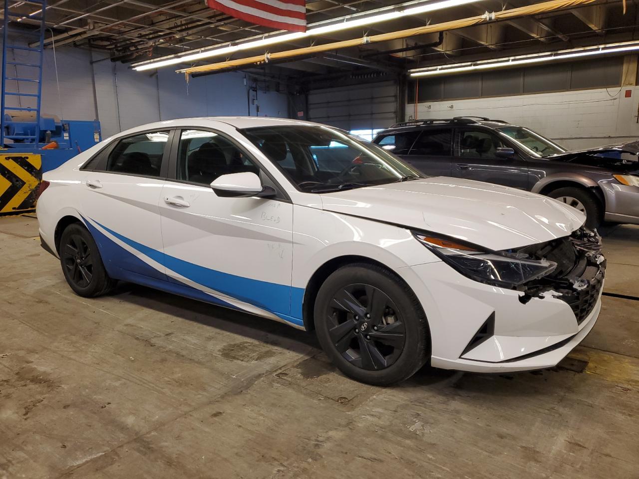 2023 HYUNDAI ELANTRA SE - Image 4