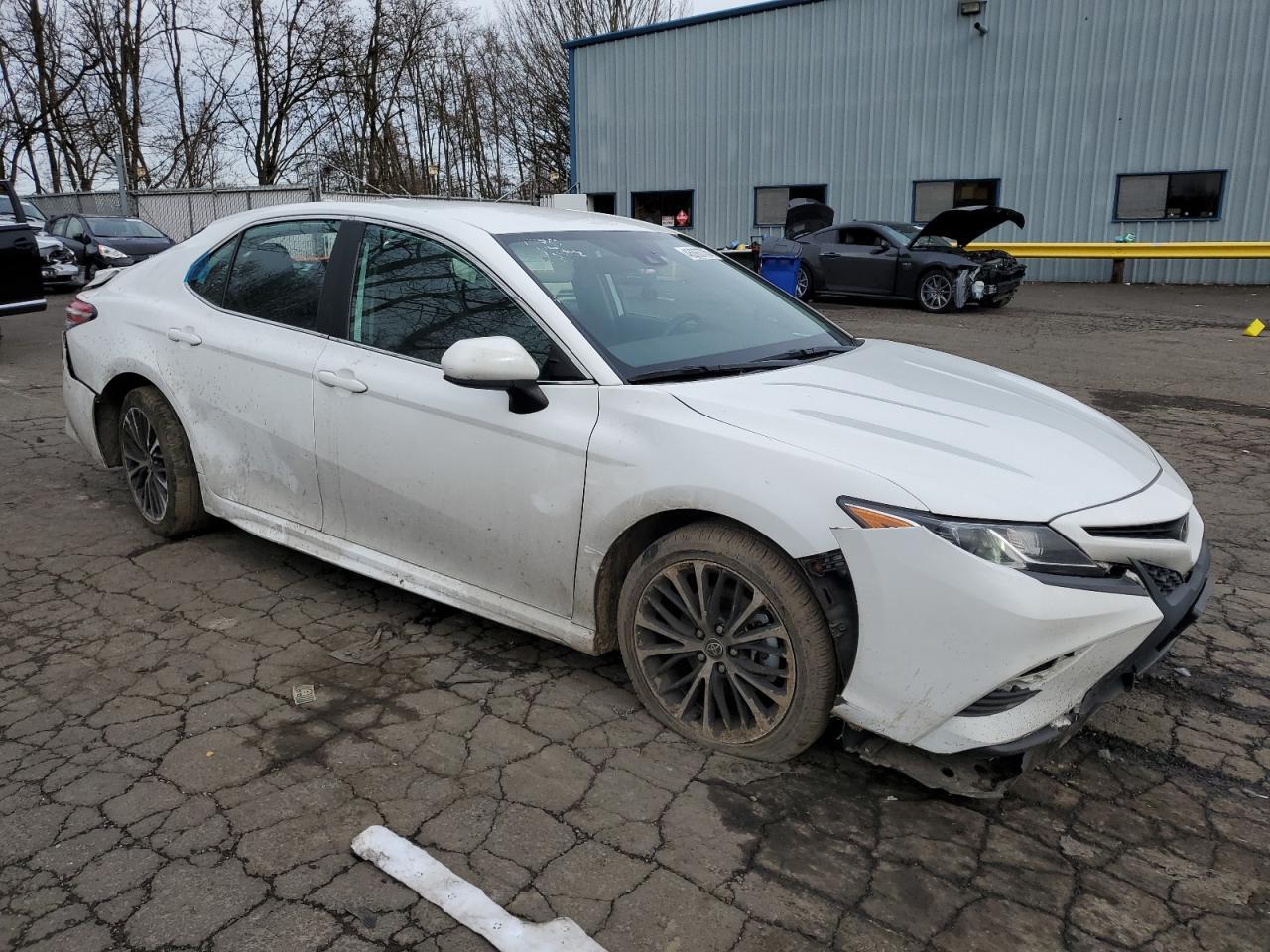 2020 TOYOTA CAMRY SE - Image 4
