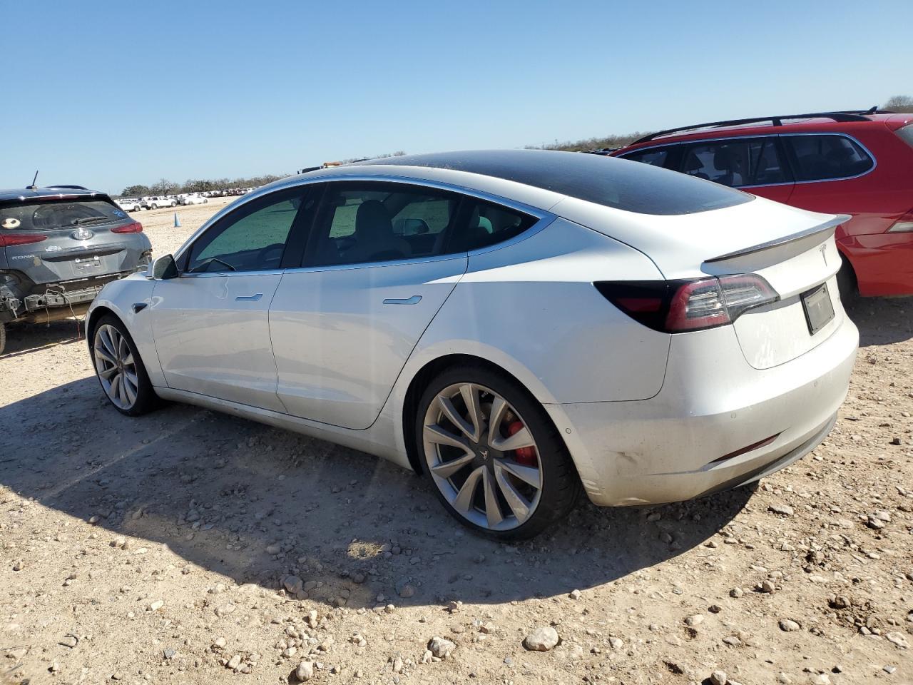2019 TESLA MODEL 3 - Фото 2