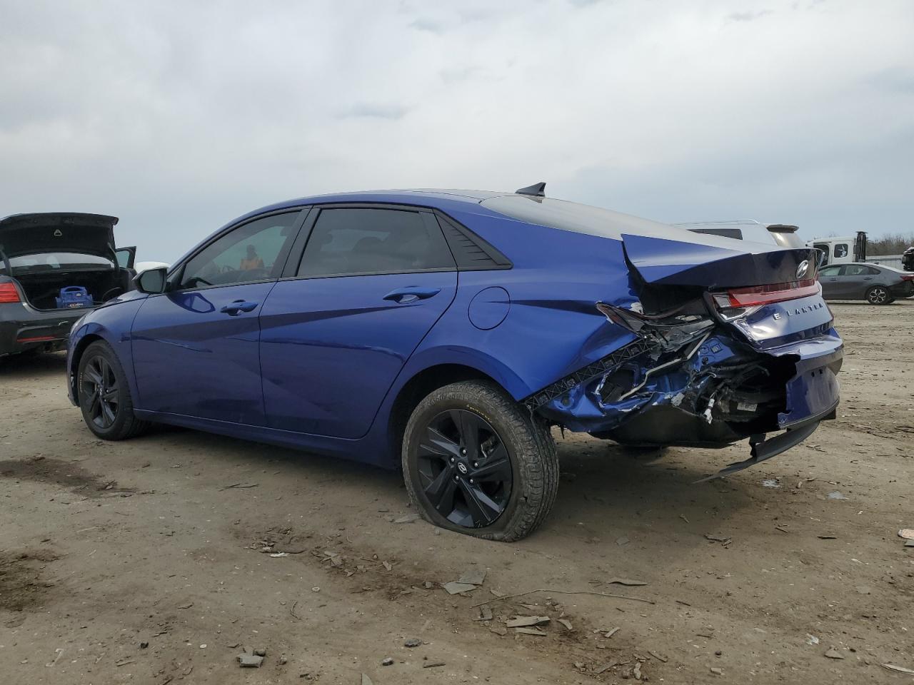 2022 HYUNDAI ELANTRA SE - Фото 2