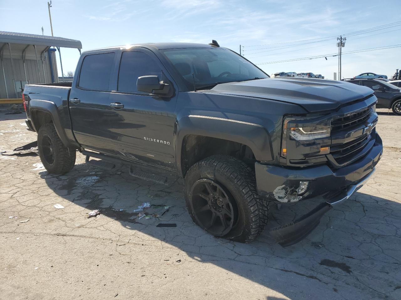 2017 CHEVROLET SILVERADO - Image 4
