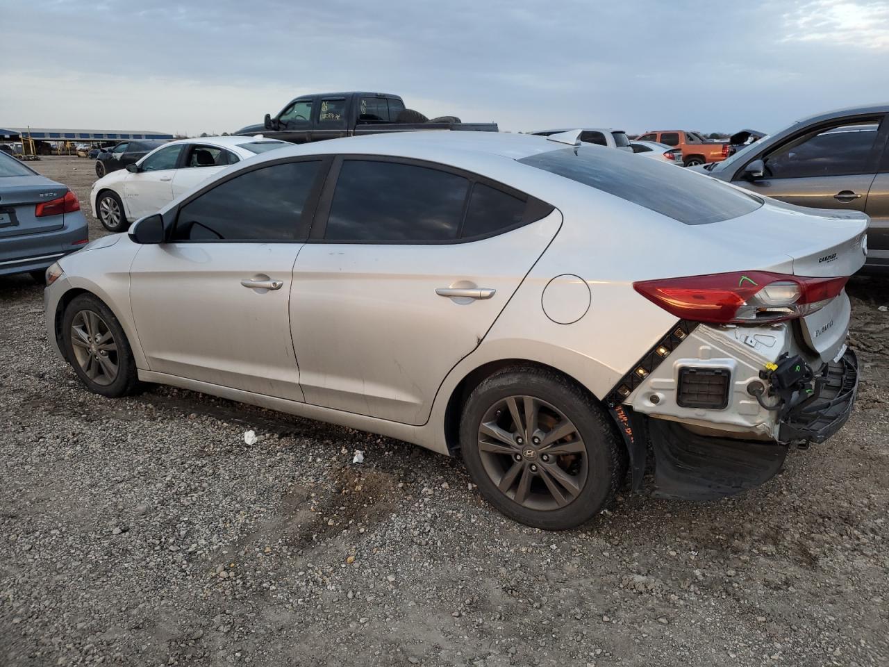 2018 HYUNDAI ELANTRA SE - Фото 2