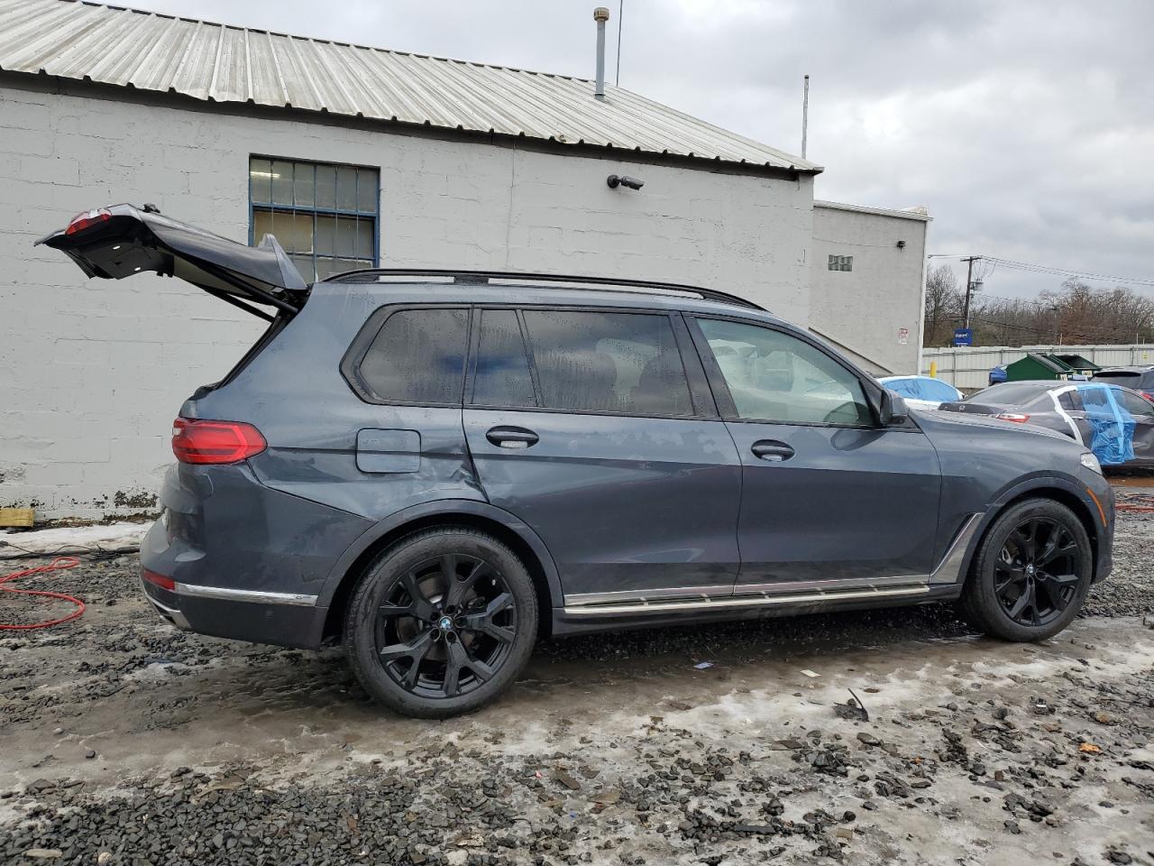 2022 BMW X7 XDRIVE4 - Image 3