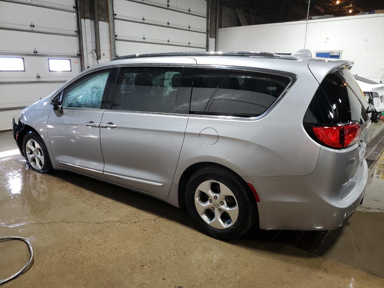 2017 CHRYSLER PACIFICA T - Image 2