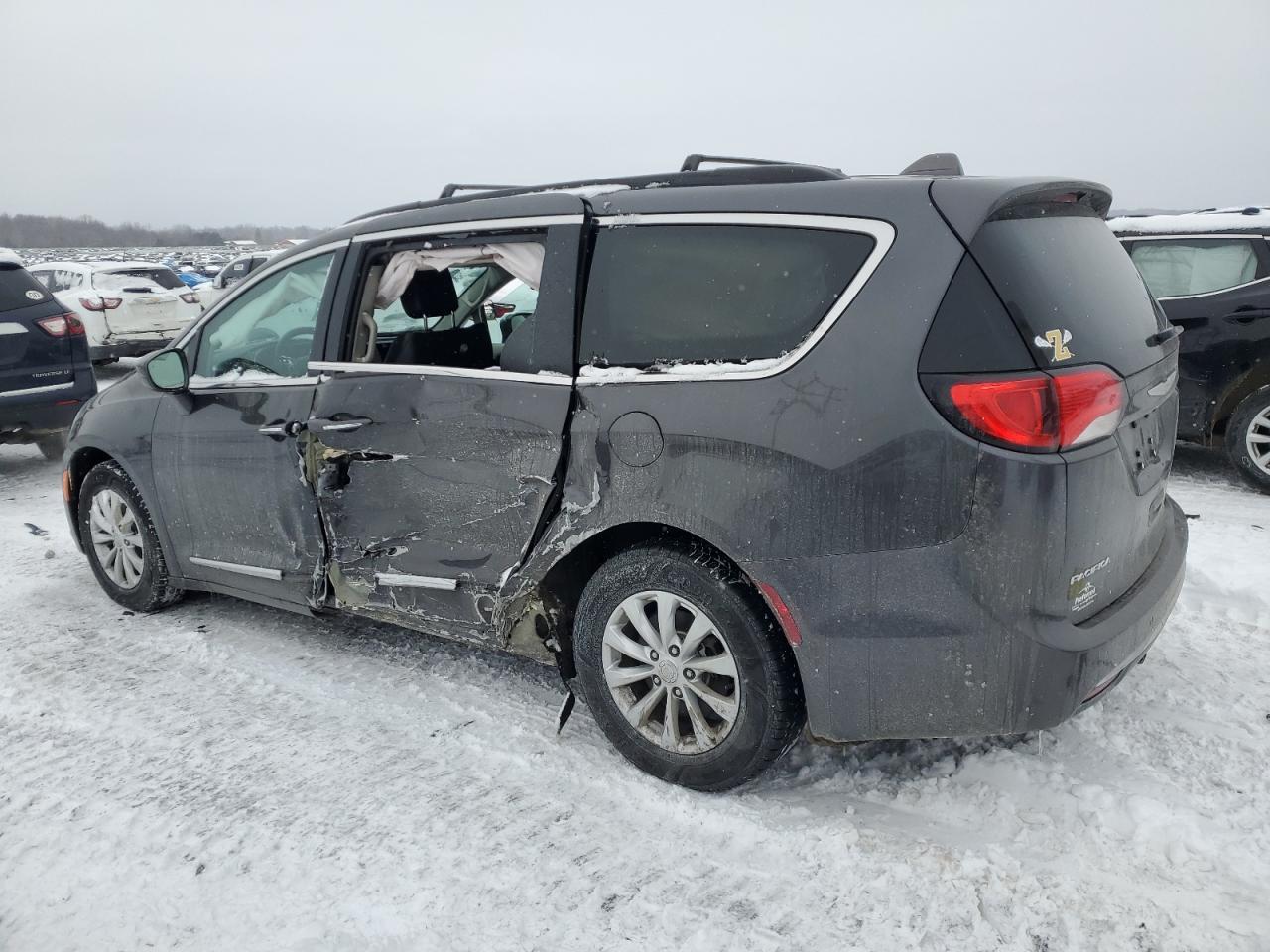 2017 CHRYSLER PACIFICA T - Фото 2