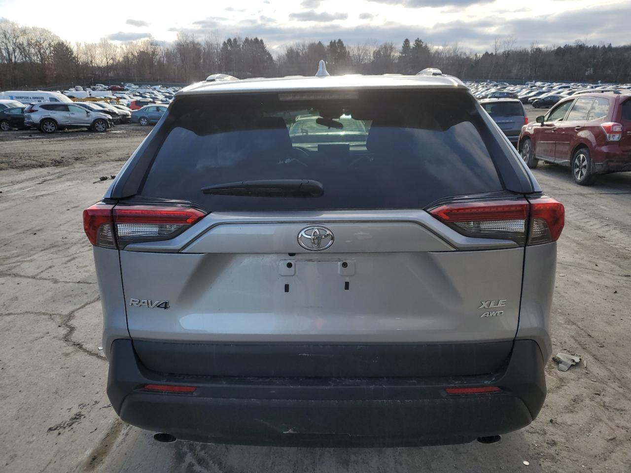 2022 TOYOTA RAV4 XLE - Image 6