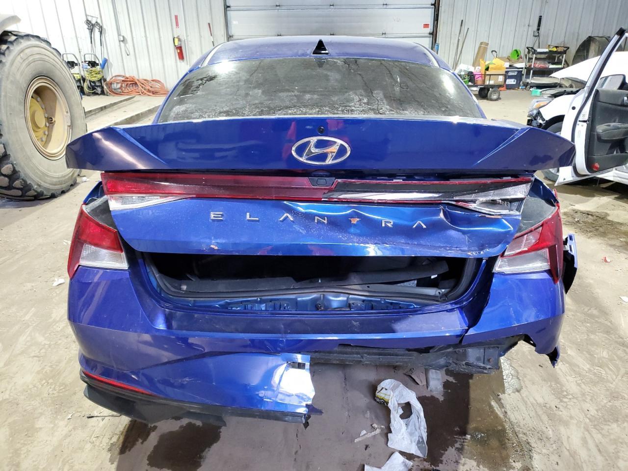 2022 HYUNDAI ELANTRA SE - Image 6