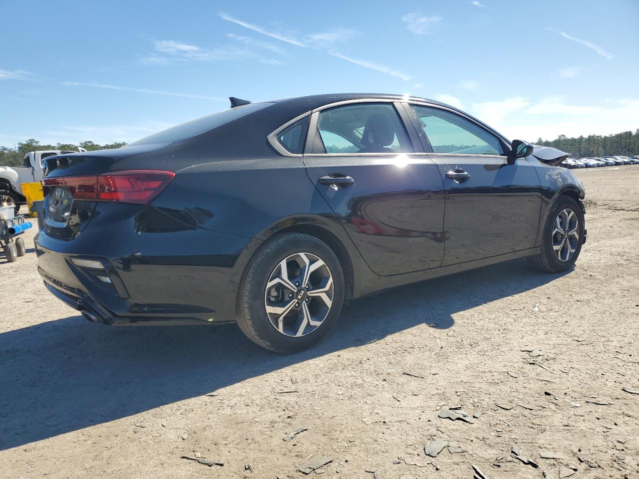 2021 KIA FORTE FE - Фото 3