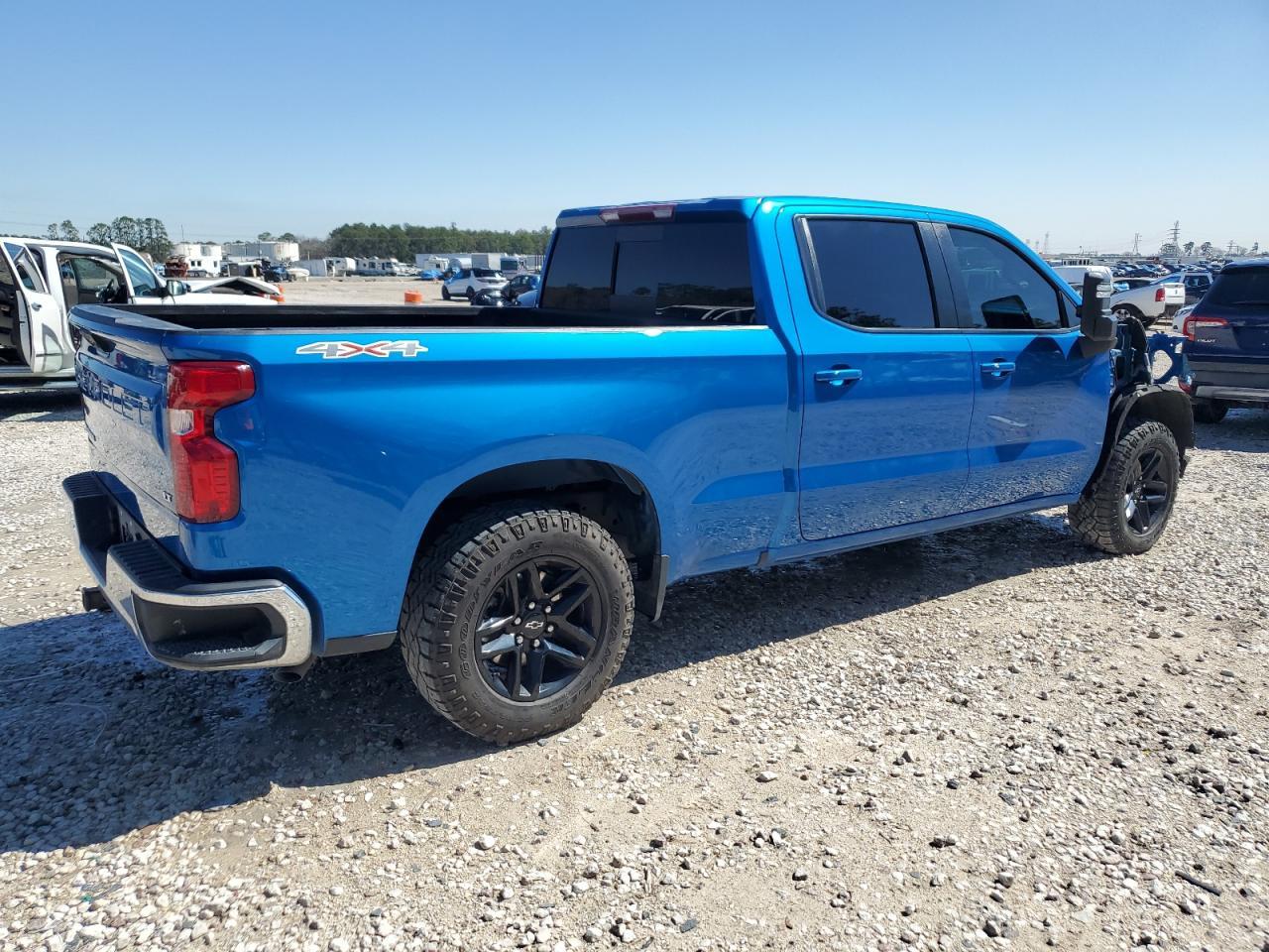 2024 CHEVROLET SILVERADO - Фото 3