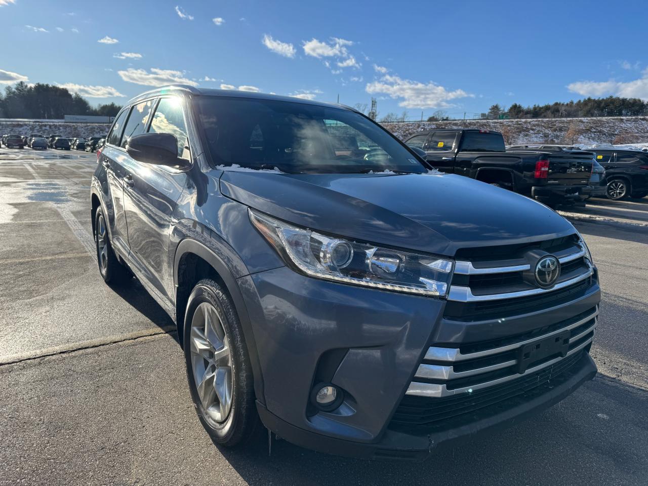 2019 TOYOTA HIGHLANDER car image