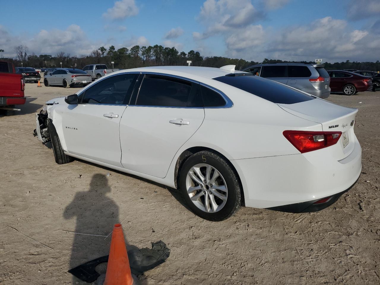 2017 CHEVROLET MALIBU LT - Image 2