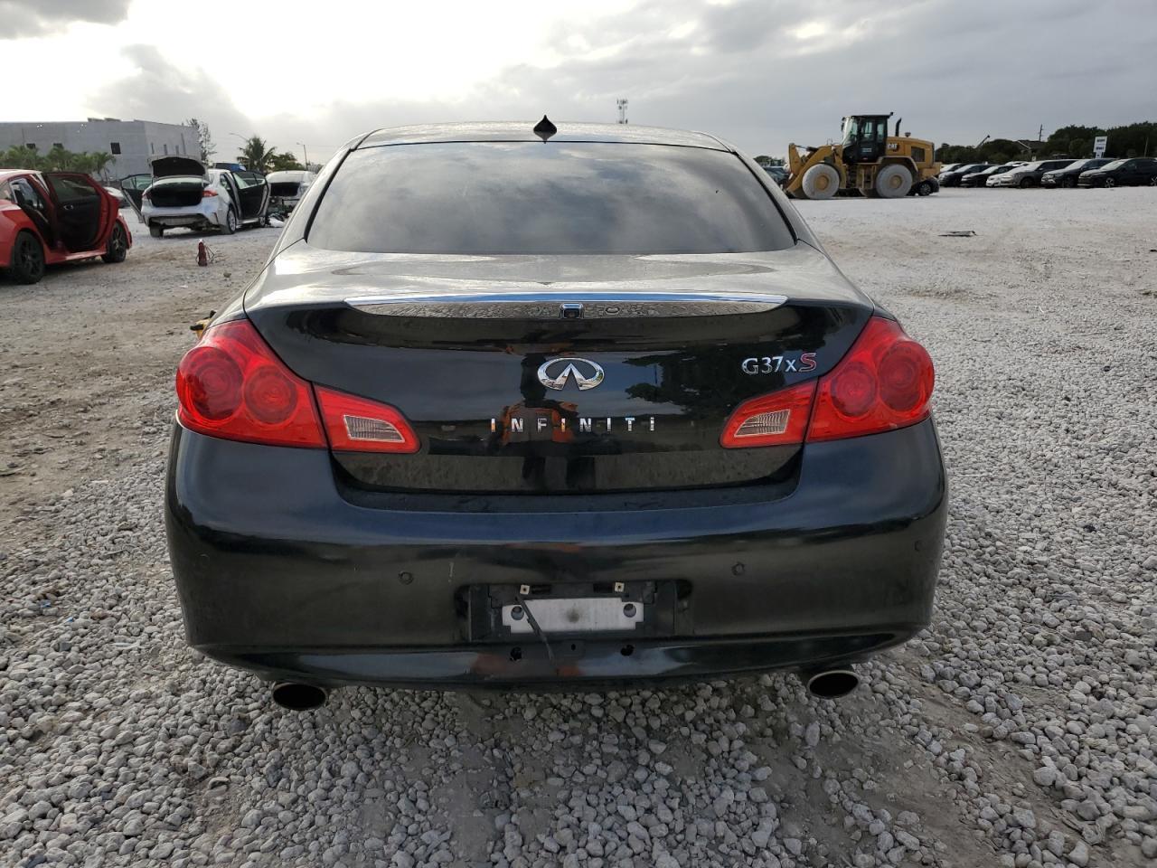 2012 INFINITI G37 - Image 6