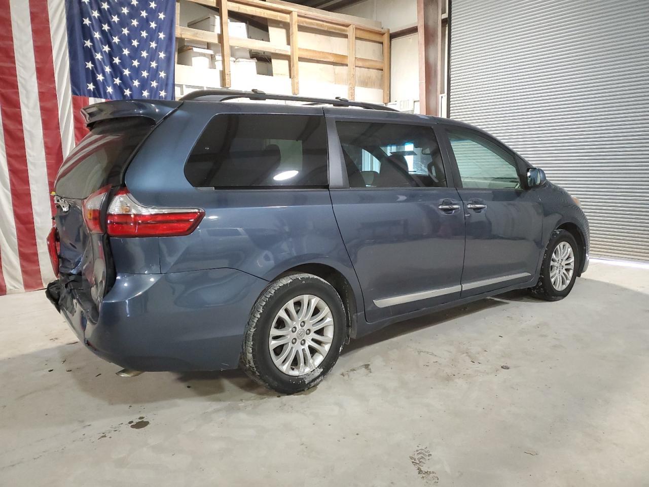 2015 TOYOTA SIENNA XLE - Фото 3