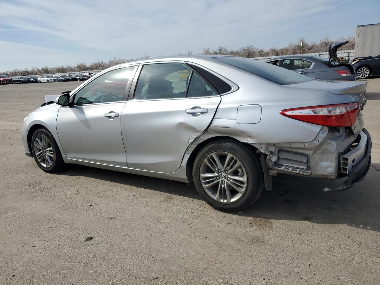 2016 TOYOTA CAMRY LE - Фото 2