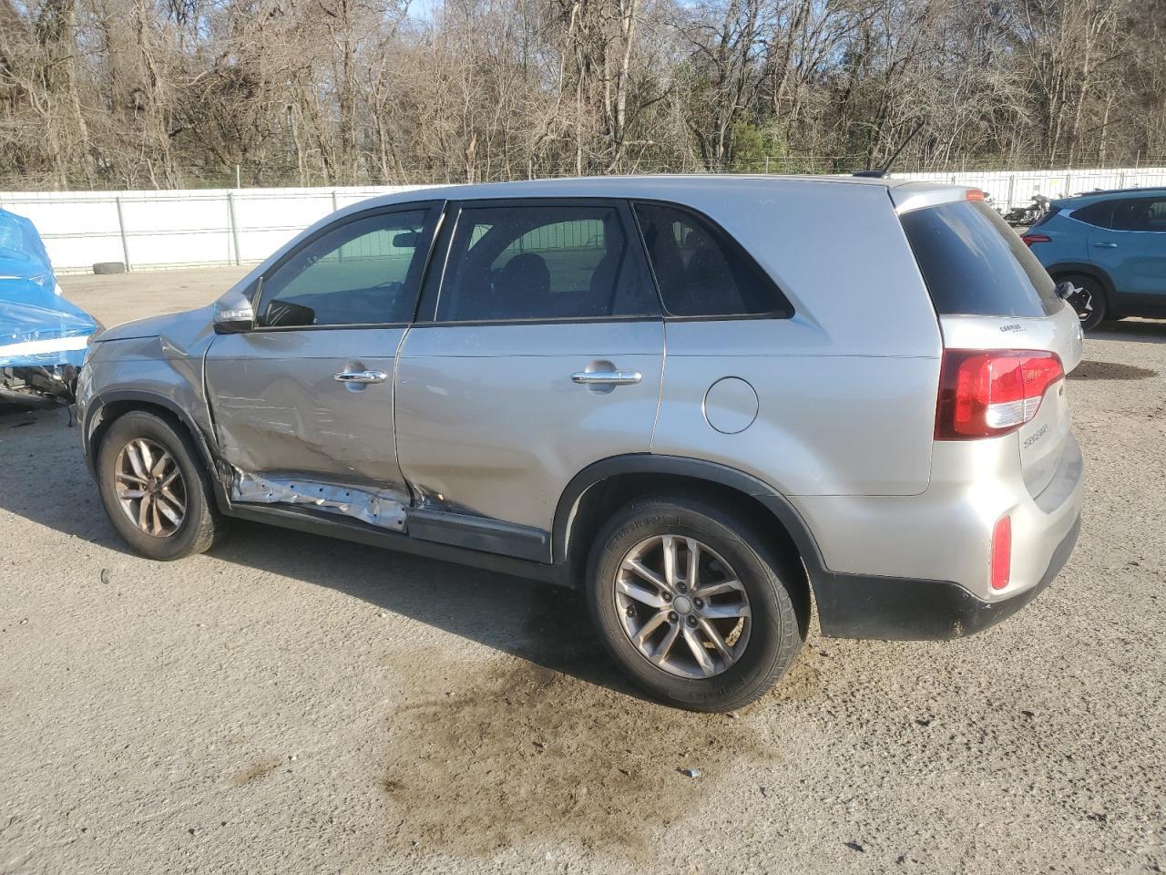 2015 KIA SORENTO LX - Image 2