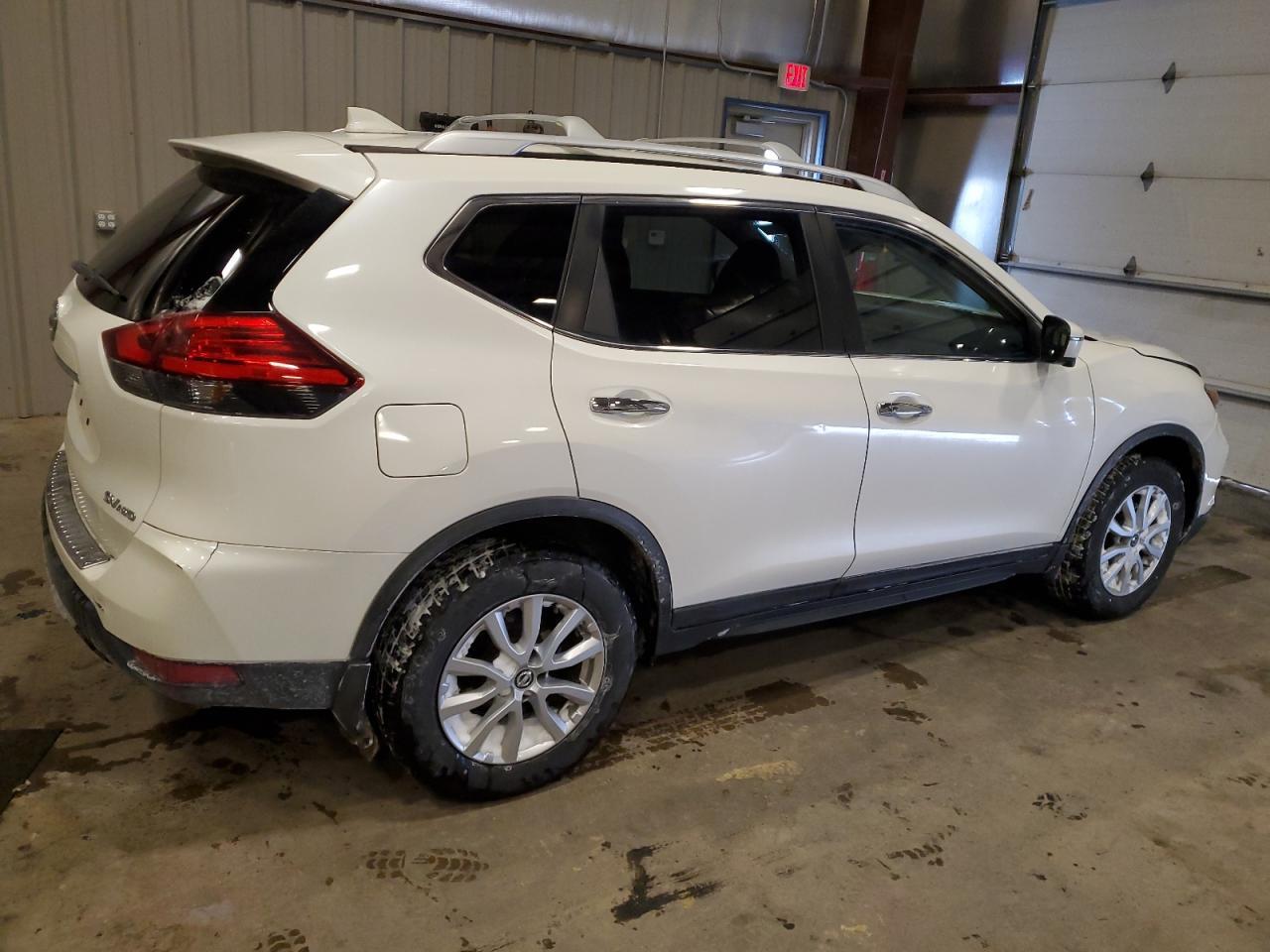 2017 NISSAN ROGUE S - Фото 3