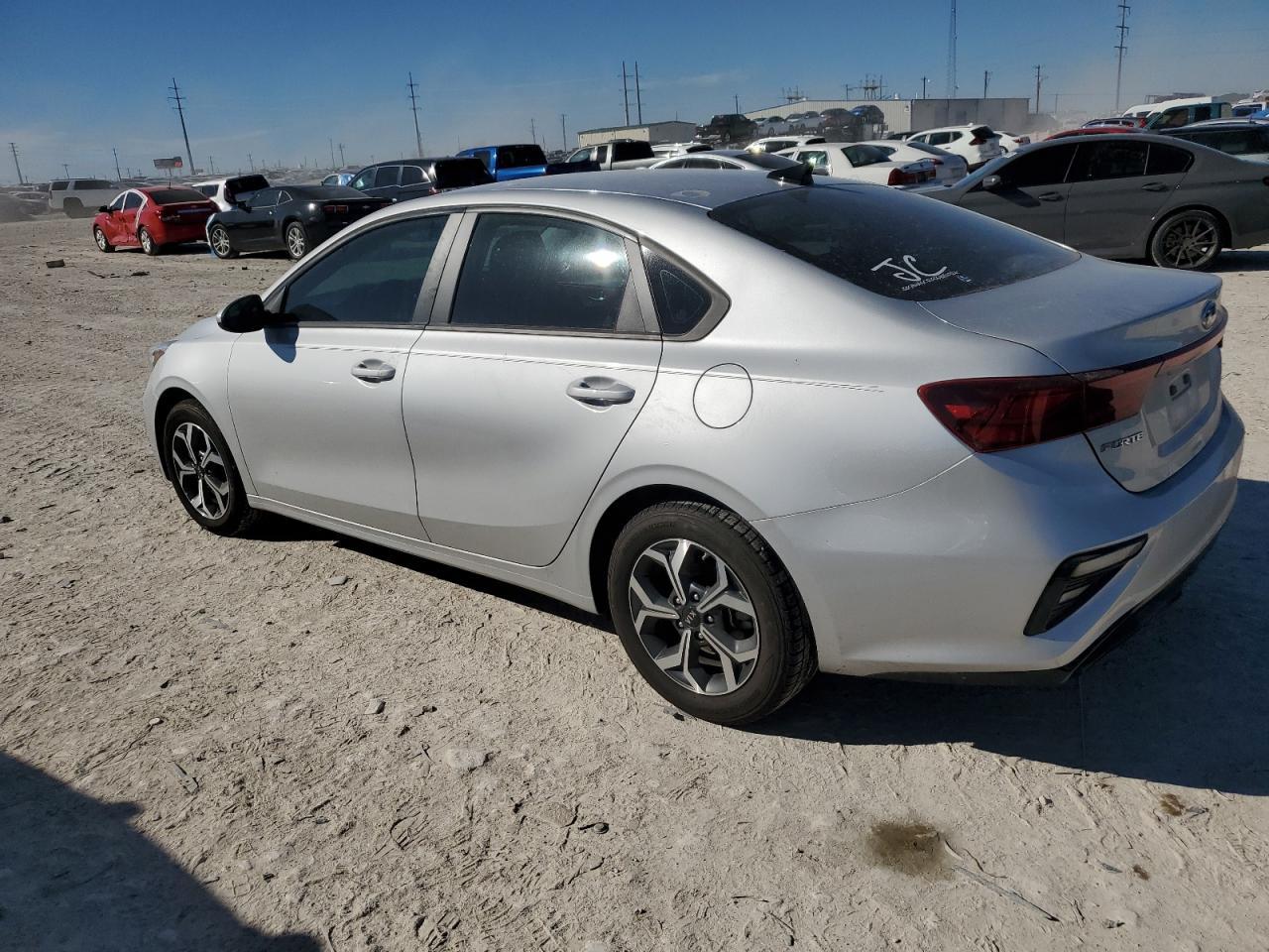 2021 KIA FORTE FE - Фото 2