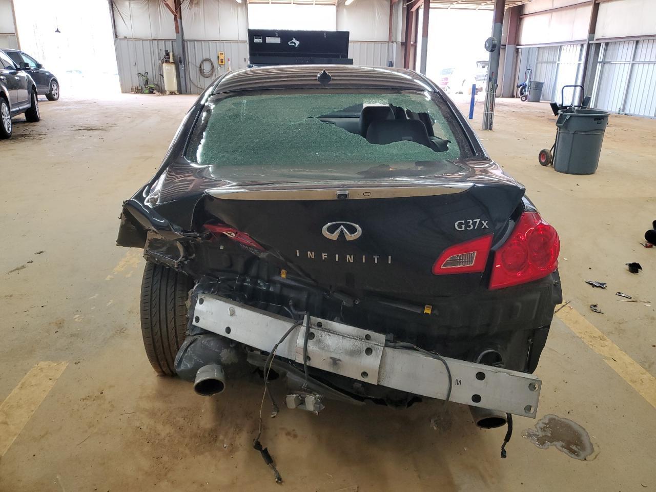 2012 INFINITI G37 - Image 6