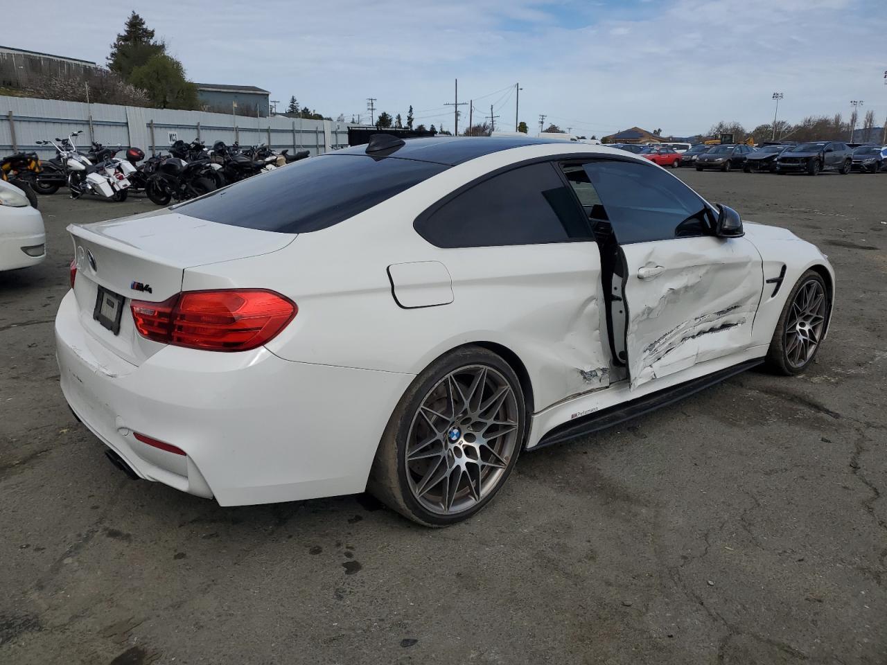 2016 BMW M4 - Image 3